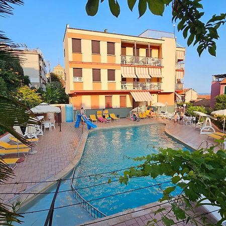 Residence Olivotti Finale Ligure Exterior foto